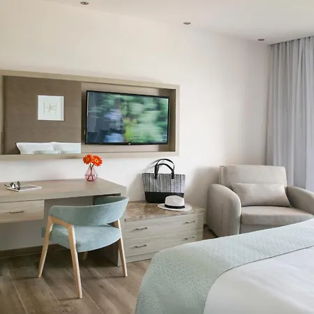 Otel Asterias Aya Napa