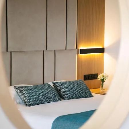 Asterias Hotel 4*