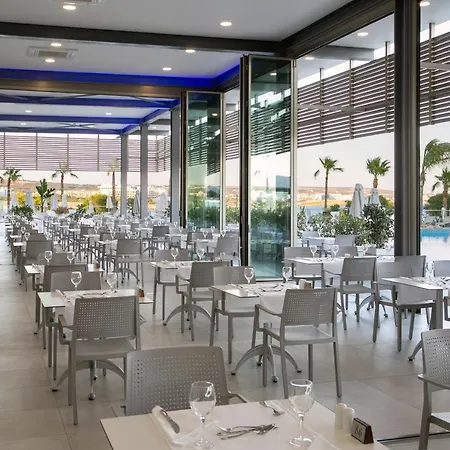 Asterias Hotel 4*
