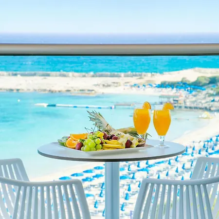 Asterias Otel 4*