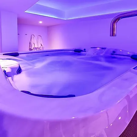 فندق استيرياس بيتش 4*