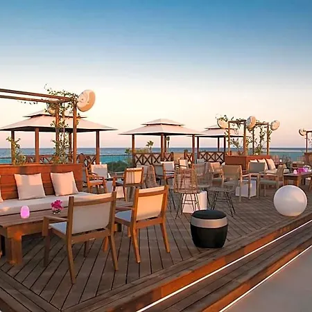 فندق استيرياس بيتش 4*