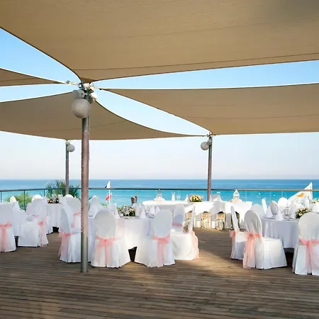 استيرياس بيتش أيا نابا