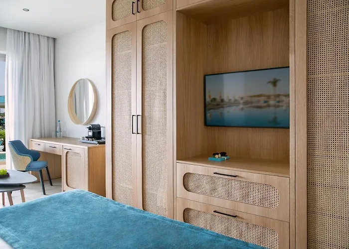 Asterias 4* Ajía Nápa