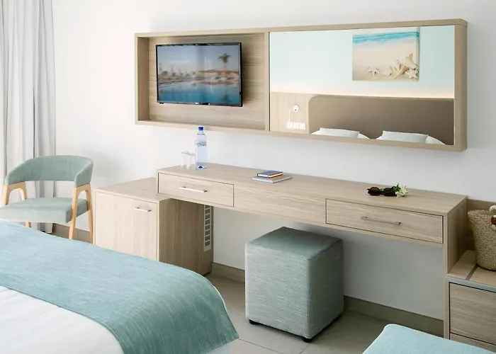 Asterias 4* Ajía Nápa