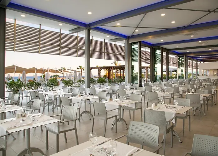 Asterias 4* Ajía Nápa